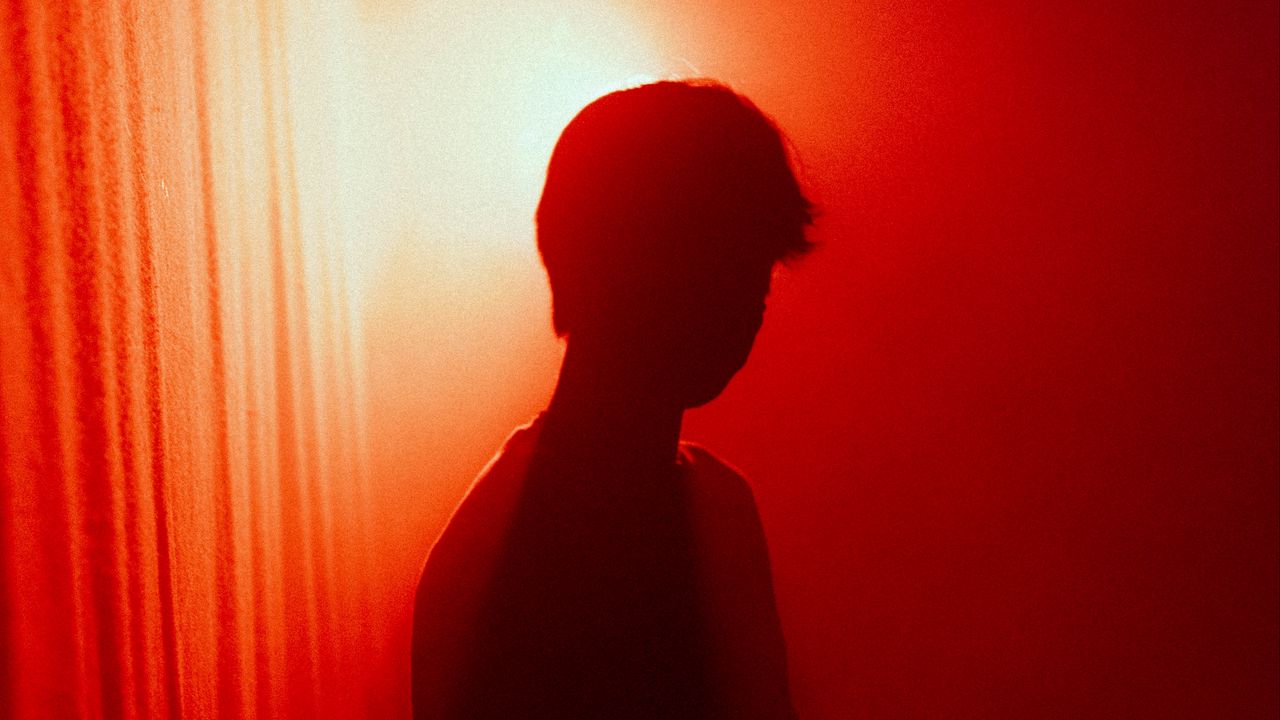 Wallpaper man, silhouette, light, red