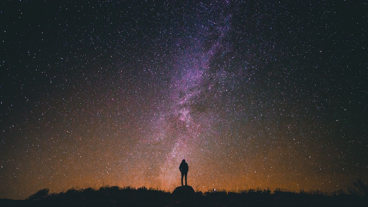 Wallpaper man, silhouette, milky way, starry sky, loneliness, night