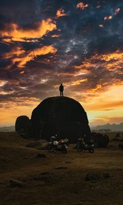 Preview wallpaper man, silhouette, rock, motorcycles, bikes, dark