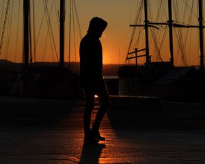 Preview wallpaper man, silhouette, shadow, sunset, dark