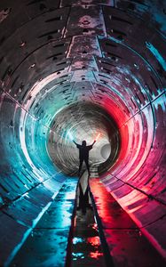 Preview wallpaper man, silhouette, tunnel, neon, glow