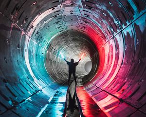 Preview wallpaper man, silhouette, tunnel, neon, glow