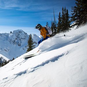 Preview wallpaper man, skiing, snow, slope, sport