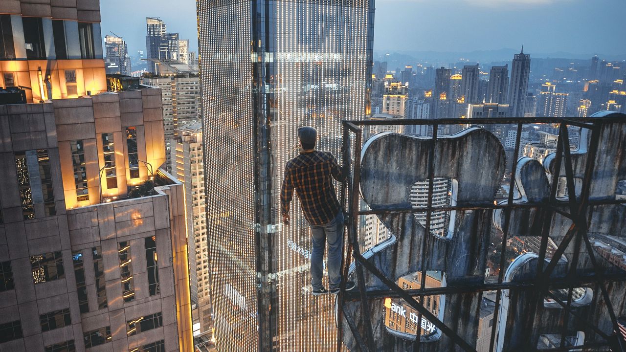 Wallpaper man, skyscraper, buildings, city