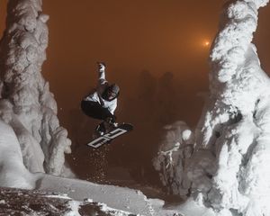 Preview wallpaper man, snowboarder, snowboard, jump, snow