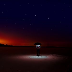 Preview wallpaper man, starry sky, umbrella, night, horizon, loneliness