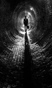 Preview wallpaper man, suit, tunnel, black and white