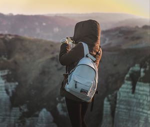 Preview wallpaper man, tourist, backpack, mountains, travel