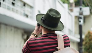 Preview wallpaper man, tourist, hat, backpack, travel