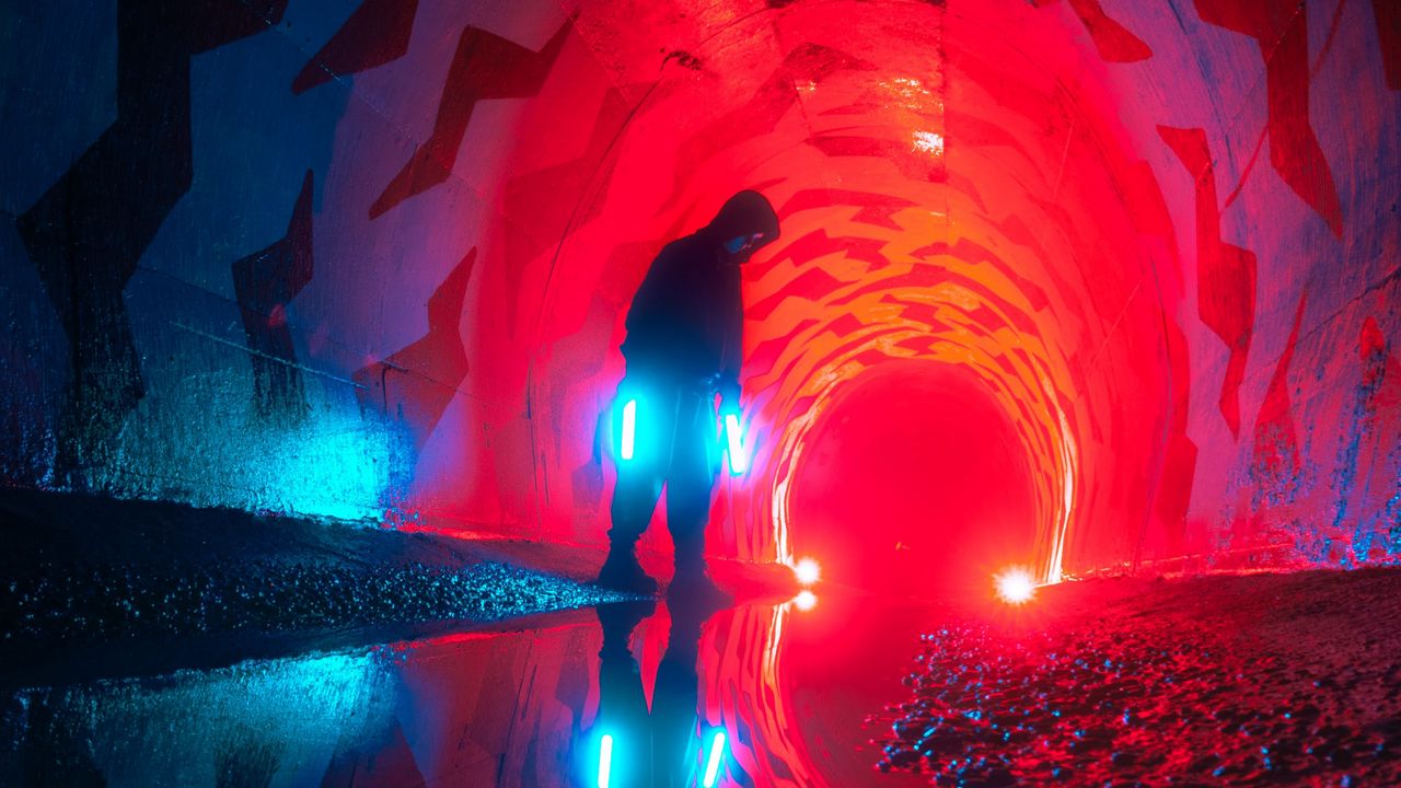 Wallpaper man, tunnel, neon, glow, light