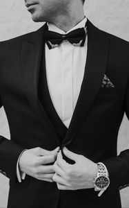 Preview wallpaper man, tuxedo, bw, suit, watch, groom