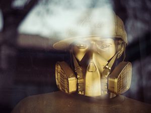 Preview wallpaper mannequin, mask, cap, gold