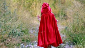 Preview wallpaper mantle, red, child, walk, grass