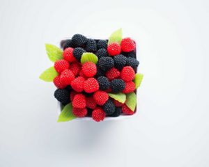 Preview wallpaper marmalade, blackberry, raspberry