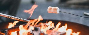 Preview wallpaper marshmallows, fire, smoke