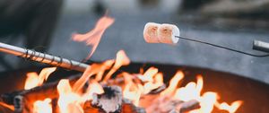 Preview wallpaper marshmallows, fire, smoke