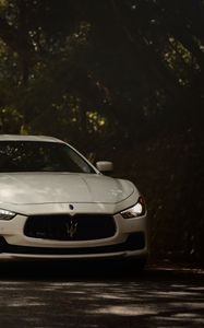 Preview wallpaper maserati ghibli, maserati, car, white, front view, road