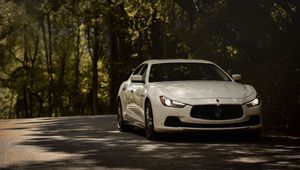 Preview wallpaper maserati ghibli, maserati, car, white, front view, road