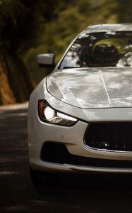 Preview wallpaper maserati ghibli, maserati, car, white, sportscar, front view