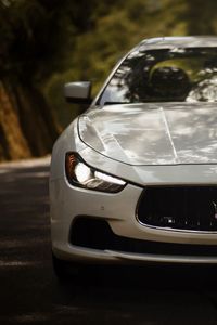 Preview wallpaper maserati ghibli, maserati, car, white, sportscar, front view