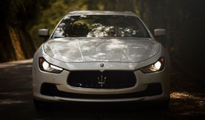 Preview wallpaper maserati ghibli, maserati, car, white, sportscar, front view