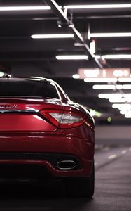 Preview wallpaper maserati granturismo, maserati, car, sportscar, red, rear view, parking