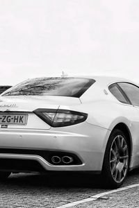 Preview wallpaper maserati, white, rear view, street