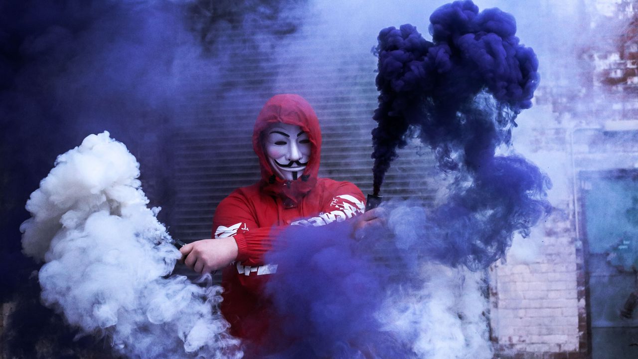 Wallpaper mask, anonymous, colored smoke