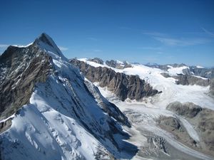 Preview wallpaper matterhorn mountain, solvay hut, snow, peaks