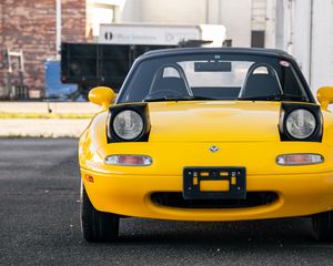 Preview wallpaper mazda mx-5, mazda, car, yellow, headlights