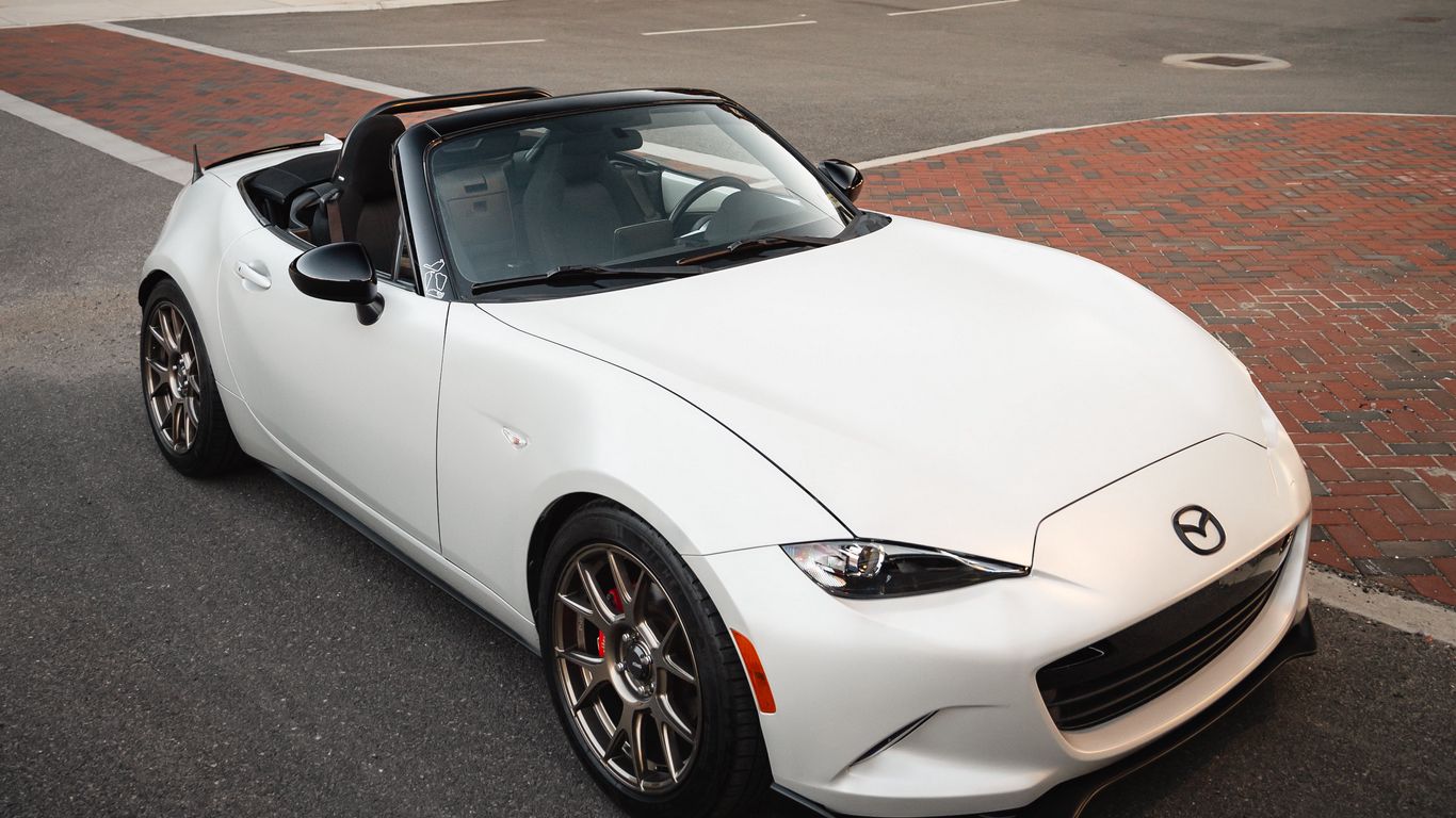 1366x768 Wallpaper mazda mx-5, mazda, car, white, street