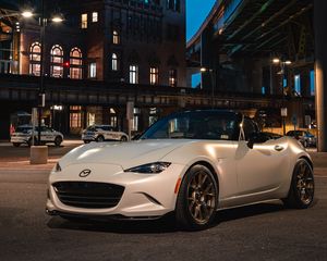 Preview wallpaper mazda mx-5, mazda, car, white, street, lights