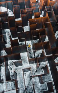 Preview wallpaper maze, man, alone, aerial view