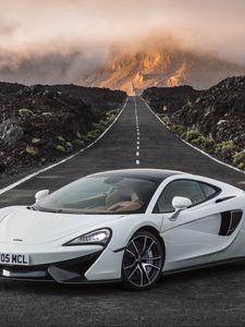 Preview wallpaper mclaren, 570gt, white, side view, road, horizon