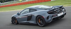 Preview wallpaper mclaren, 675lt, us-spec, side view