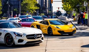 Preview wallpaper mclaren, car, sports car, yellow, parking