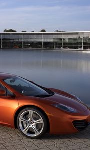 Preview wallpaper mclaren, mp4-12c, swimming pool, car