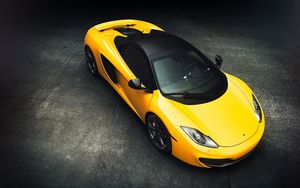 Preview wallpaper mclaren, mp4-12c, top view, yellow