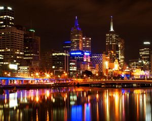 Preview wallpaper melbourne, light, night, bridge, reflection