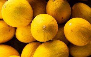 Preview wallpaper melons, fruit, yellow