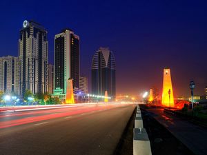 Preview wallpaper menacing, city, night, road, light, movement