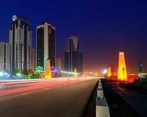 Preview wallpaper menacing, city, night, road, light, movement