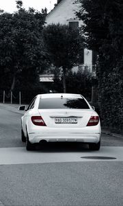 Preview wallpaper mercedes benz, car, rear view, white, road