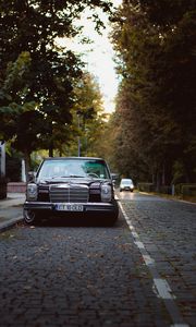 Preview wallpaper mercedes, car, black, old, road