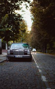 Preview wallpaper mercedes, car, black, old, road