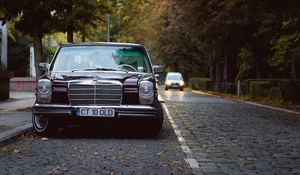 Preview wallpaper mercedes, car, black, old, road