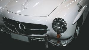 Preview wallpaper mercedes, car, bumper, lights