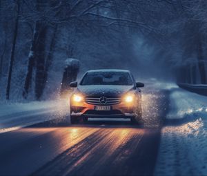 Preview wallpaper mercedes, car, machine, road, winter, snow