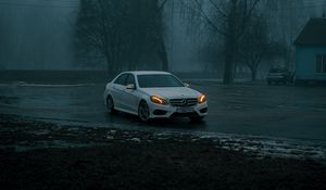 Preview wallpaper mercedes, car, white, fog