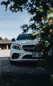 Preview wallpaper mercedes, car, white, tree, leaves, duck